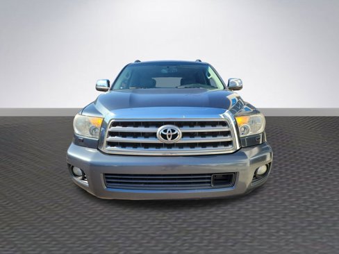 Used 2010 Toyota Sequoia Platinum image 2