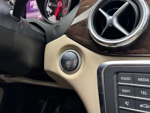 Used 2017 Mercedes-Benz CLA 250 image 25