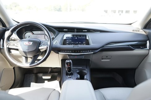 Used 2022 Cadillac XT4 Premium Luxury w/ Safety Alert Package image 22