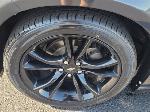 Used 2018 Dodge Charger SXT w/ Blacktop Package image 16