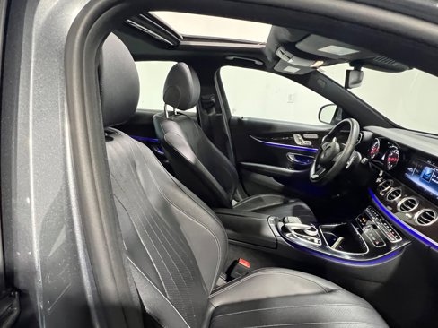 Used 2017 Mercedes-Benz E 300 4MATIC image 41