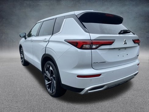 Used 2023 Mitsubishi Outlander SE image 5