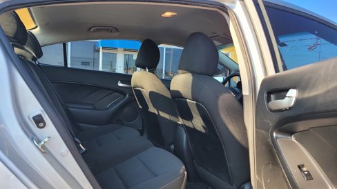 Used 2017 Kia Forte LX image 12