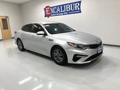 Used 2019 Kia Optima LX image 2