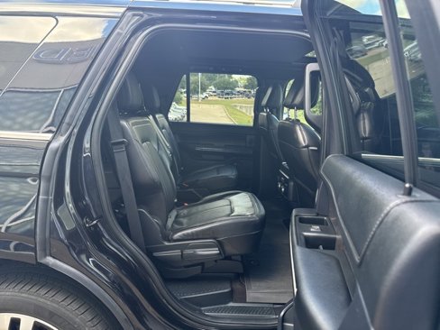 Used 2021 Ford Expedition Limited image 11