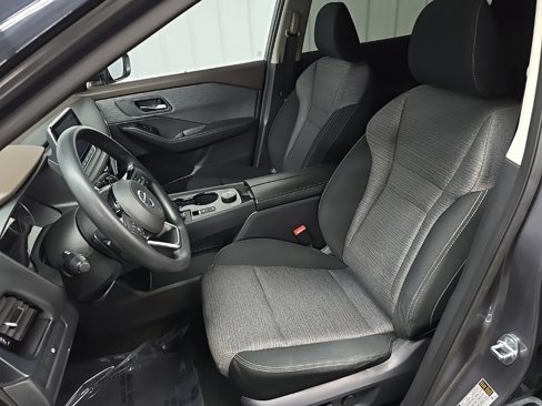 Used 2021 Nissan Rogue SV image 29