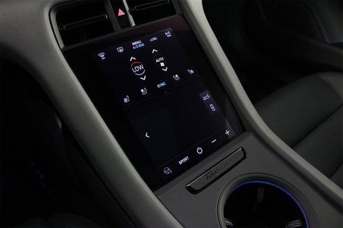 Certified 2022 Porsche Taycan image 18