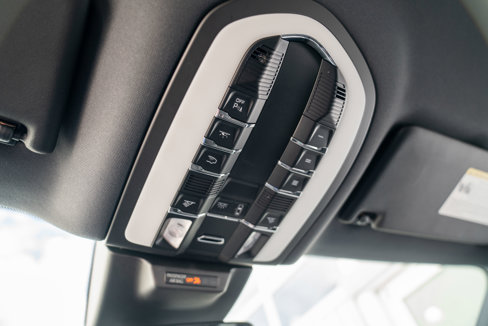 Used 2022 Porsche Macan image 31