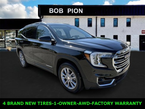 Used 2024 GMC Terrain SLT image 3