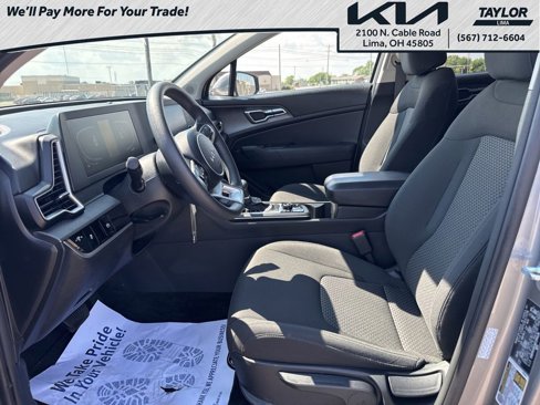 Used 2024 Kia Sportage LX image 9