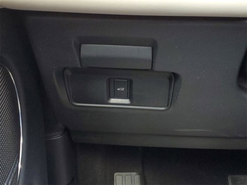 Used 2024 Land Rover Discovery Sport S image 15