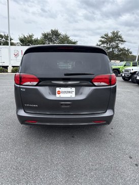 Used 2021 Chrysler Voyager Lxi image 5