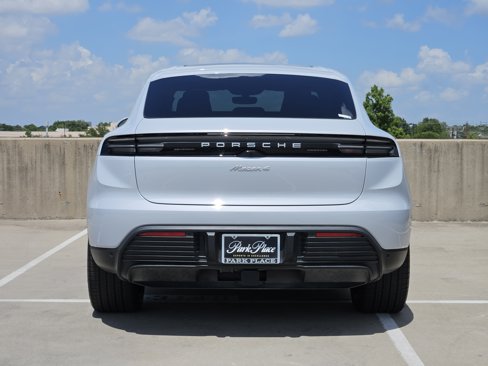 Certified 2024 Porsche Macan 4 Electric image 7