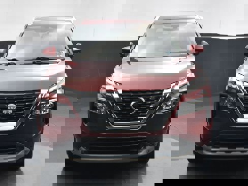 Used 2022 Nissan Rogue SV w/ SV Premium Package image 2