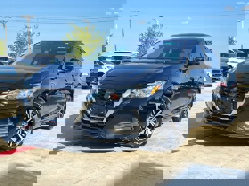 Used 2022 Nissan Sentra SV image 2