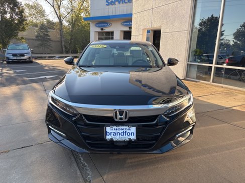 Used 2018 Honda Accord Touring image 2