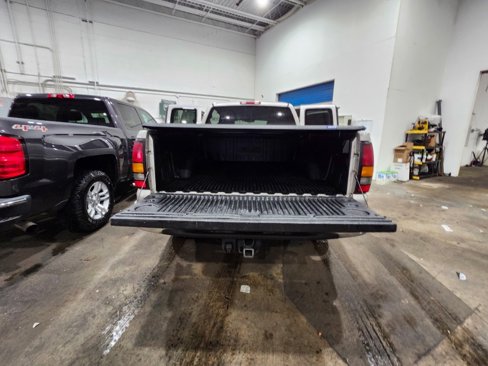 Used 2004 GMC Sierra 1500 SLE w/ Light Duty Power Package image 19