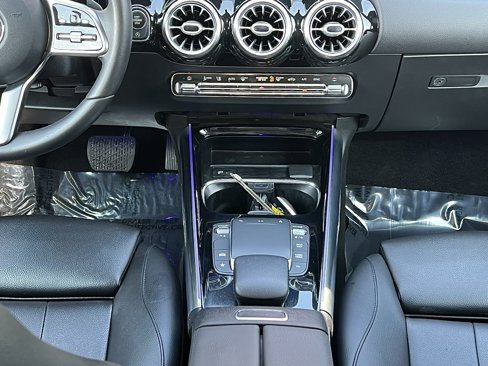 Used 2021 Mercedes-Benz GLA 250 w/ Premium Package image 41