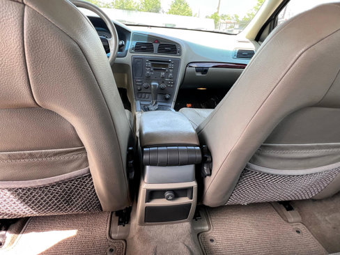 Used 2002 Volvo V70 Cross Country image 54