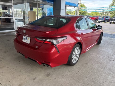 Used 2023 Toyota Camry SE image 5