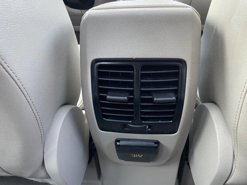 Used 2013 Ford C-MAX SEL image 16
