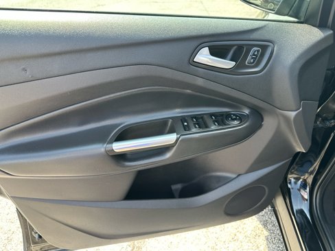 Used 2018 Ford Escape SE w/ SE SYNC Package image 11