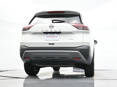 Used 2023 Nissan Rogue S image 38