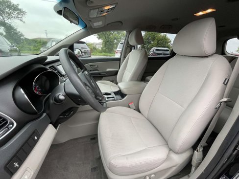 Used 2021 Kia Sedona LX image 30
