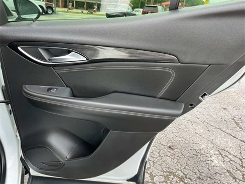 Used 2021 Buick Envision Essence image 22