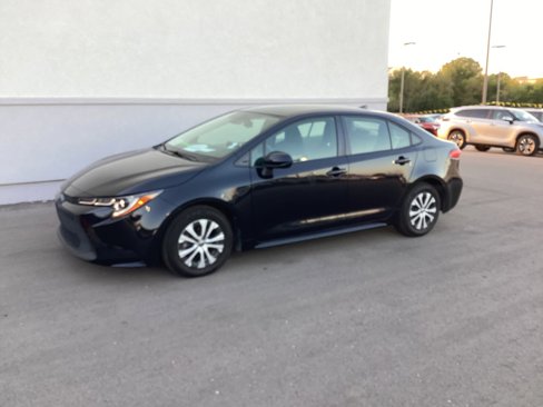 Certified 2021 Toyota Corolla LE image 3
