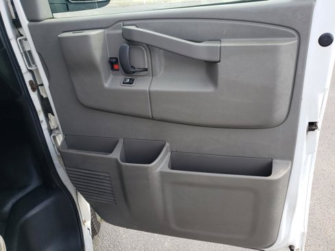 Used 2017 Chevrolet Express 2500 image 16