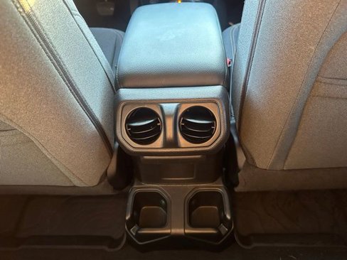 Used 2025 Jeep Wrangler Sport image 30