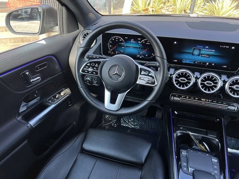 Used 2021 Mercedes-Benz GLA 250 w/ Premium Package image 35