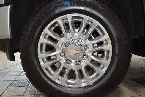 Used 2022 Chevrolet Silverado 2500 High Country w/ Technology Package image 21