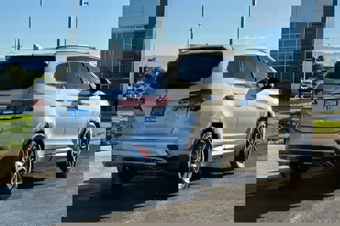 Used 2017 Hyundai Santa Fe SE w/ SE Premium Package 02 image 2