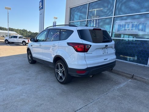 Used 2019 Ford Escape SEL image 5