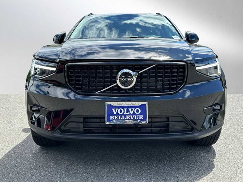 Used 2024 Volvo XC40 B5 Plus w/ Climate Package image 2
