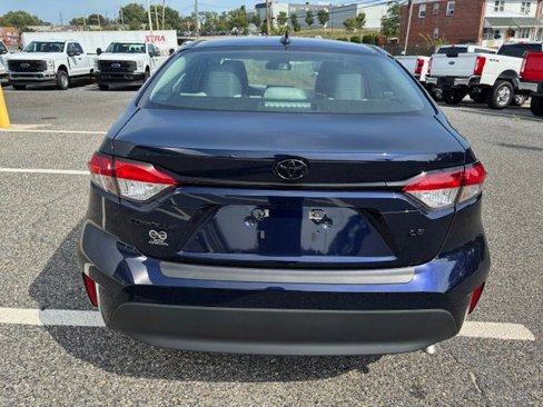 Used 2025 Toyota Corolla LE image 3