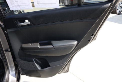 Used 2018 Kia Sportage LX image 19