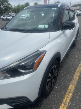 Used 2019 Nissan Kicks SR w/ SR Premium Package image 4