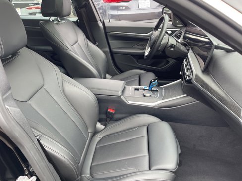 Used 2022 BMW i4 eDrive40 image 22