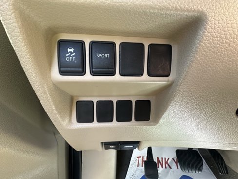 Used 2014 Nissan Rogue SV image 16