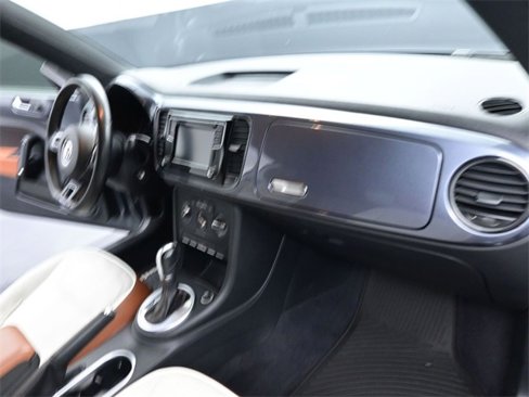 Used 2017 Volkswagen Beetle 1.8T Classic image 14