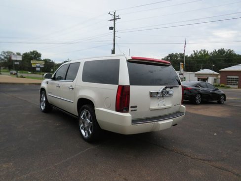 Used 2011 Cadillac Escalade ESV Premium image 7