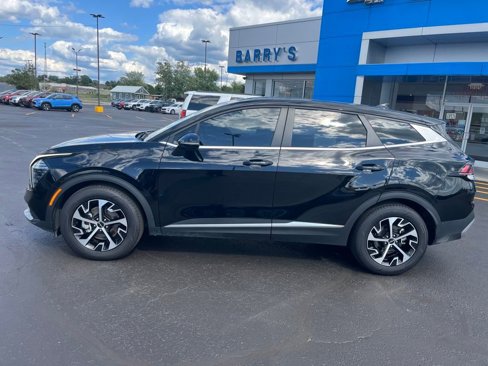Used 2024 Kia Sportage EX image 2