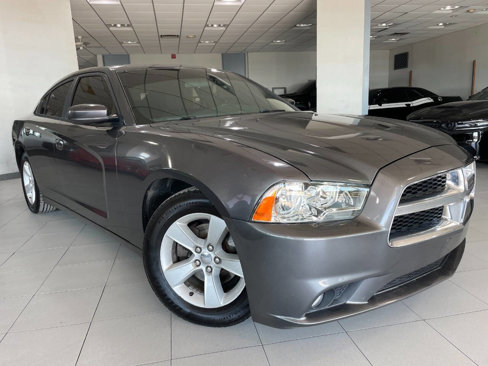 Used 2014 Dodge Charger SE image 1
