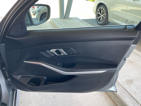 Used 2025 BMW 330i Sedan image 17