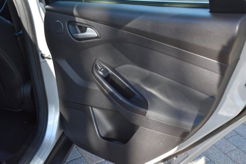 Used 2014 Ford Focus Titanium image 37