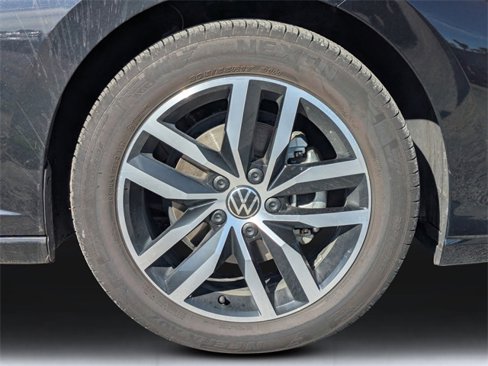 Used 2025 Volkswagen Jetta SE image 11