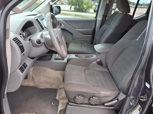 Used 2015 Nissan Frontier Desert Runner image 21